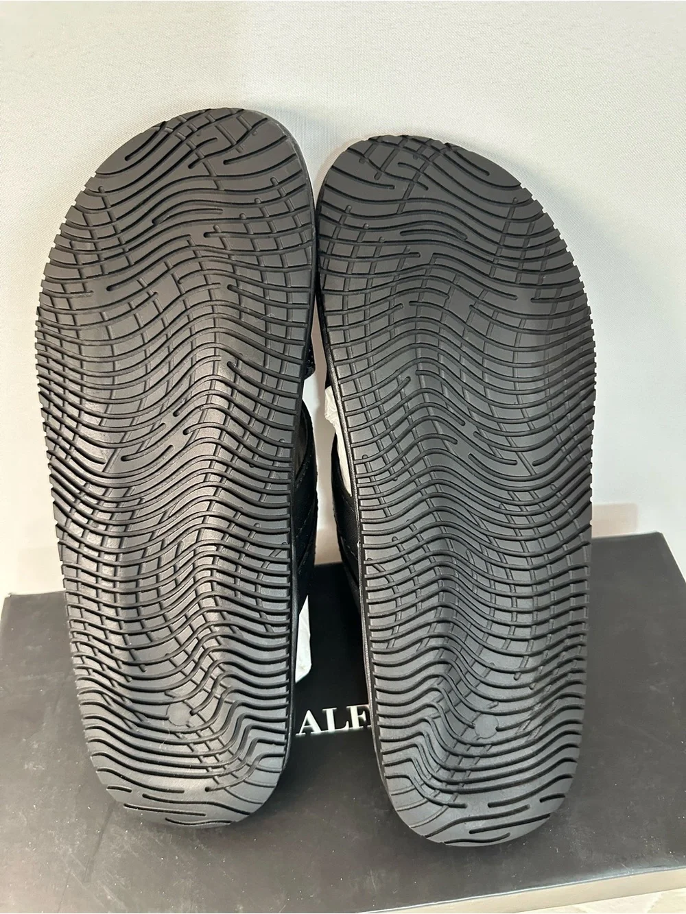 Alfani Mens Size 8M Black Crisscross Slide Sandals NewIn Box